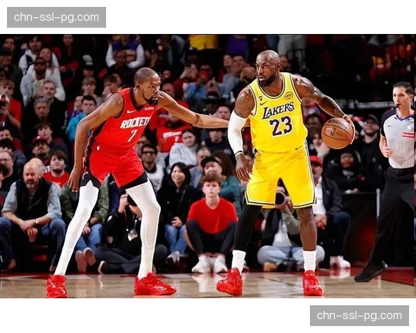 詹姆斯与戴维斯合取60分，湖人客场险胜国王升至西部第七