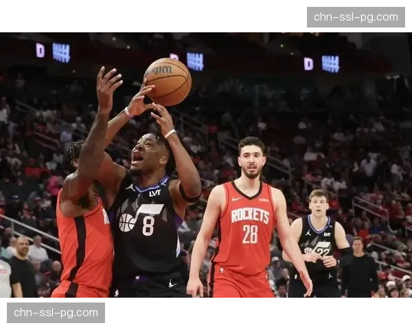 火箭140-106大胜爵士锁定季后赛席位,申京领衔六人得分上双 火箭140-106大胜爵士锁定季后赛席位,申京领衔六人得分上双